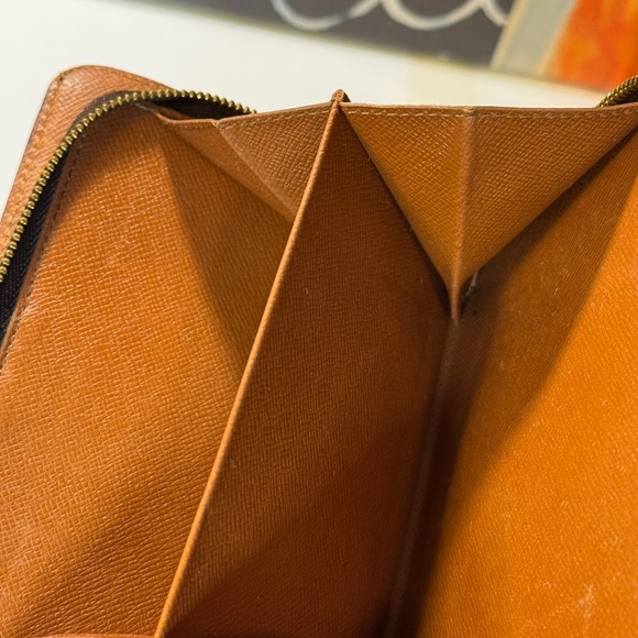 Louis Vuitton Brown Monogram Porto de paper - Picture 12 of 15